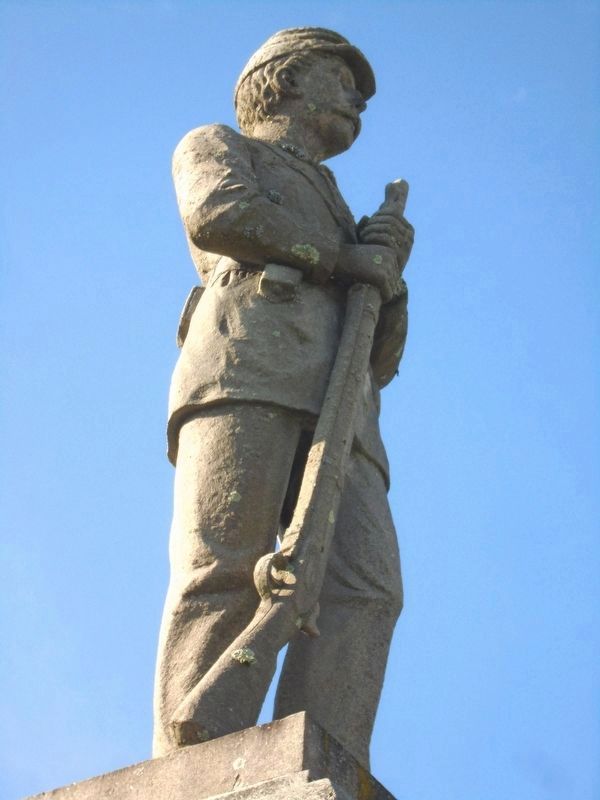 Civil War Memorial Statue. Click for full size. Civil War Memorial Statue image. Click for full size.
