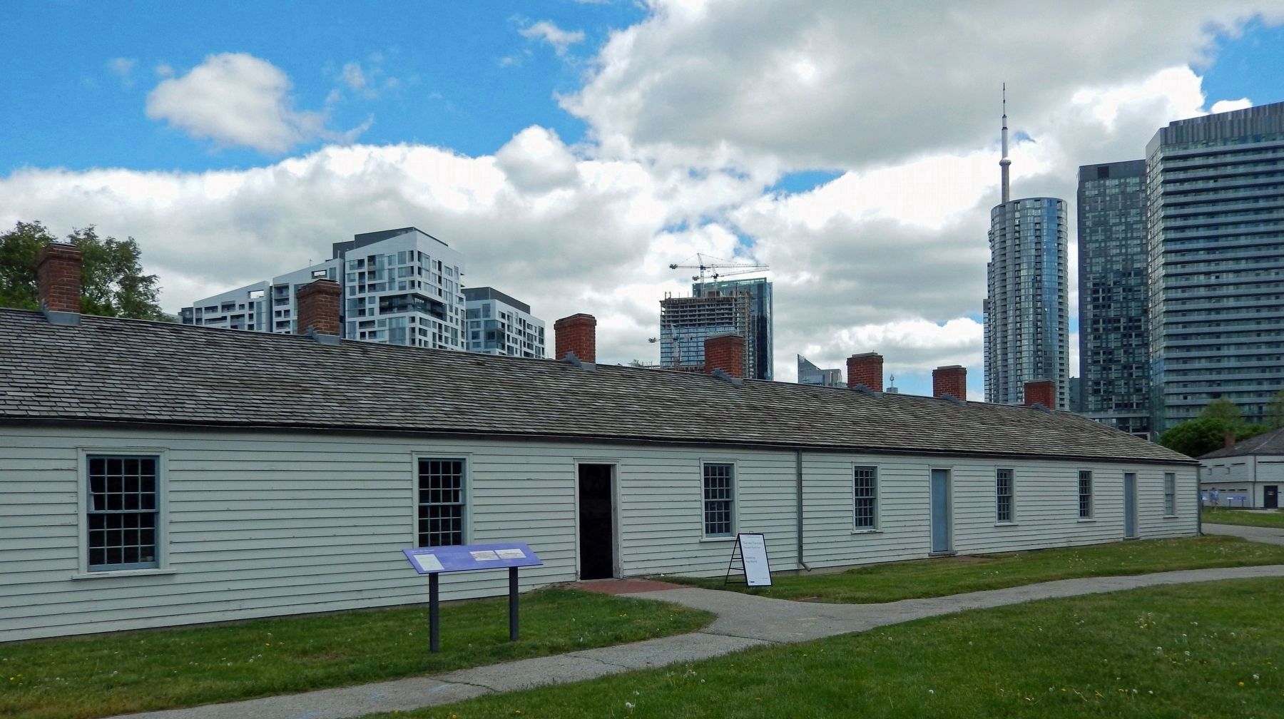 Officers' Blue Barracks (<i>southwest elevation</i>) image. Click for full size.