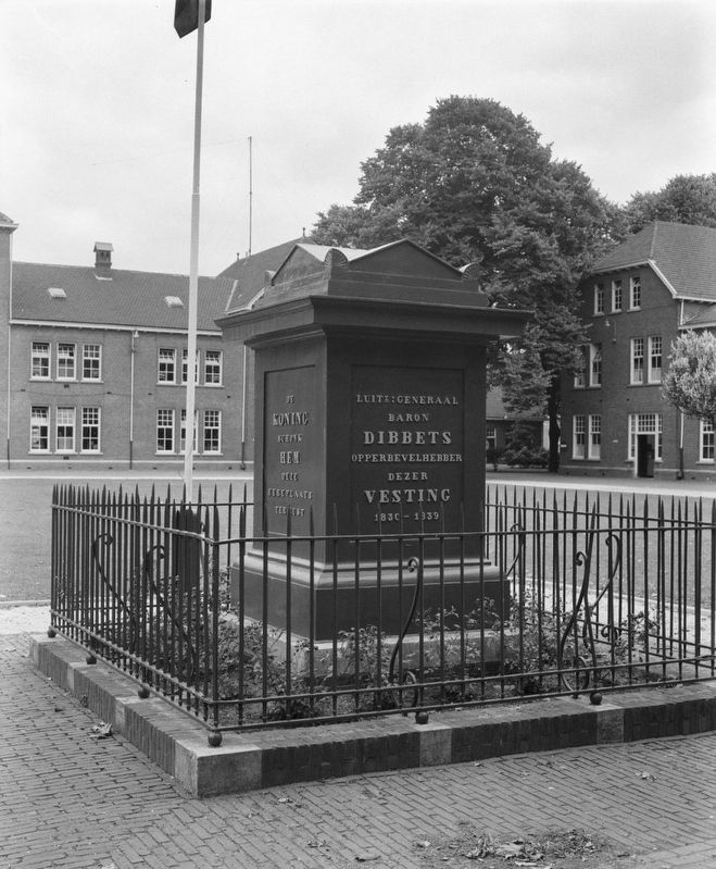 Grafmonument Dibbets / General Dibbets Grave Monument image. Click for full size.