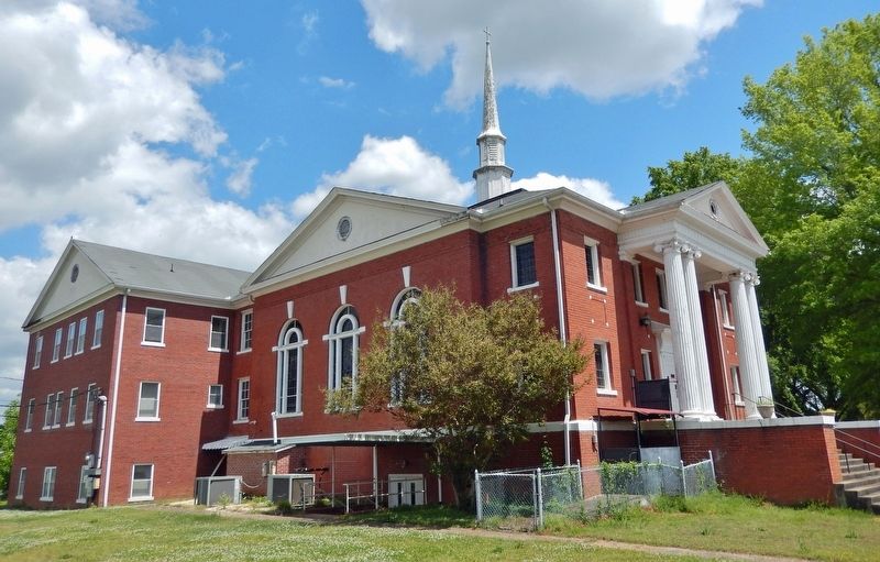 Lockhart First Baptist Church (built circa 1921) image. Click for full size.