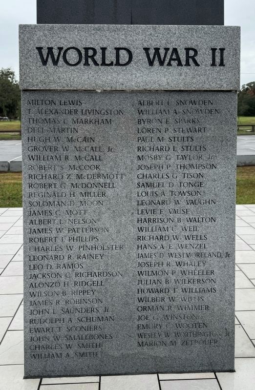 World War II Memorial(<i>reverse</i>) image. Click for full size.