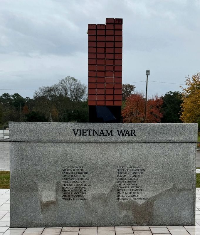 Vietnam War Memorial (<i>front </i>) image. Click for full size.