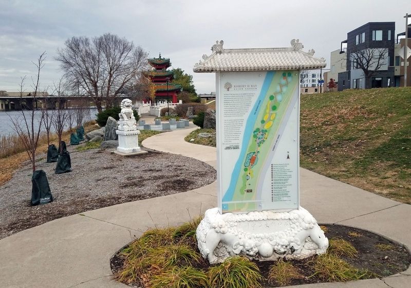 Marker at the south end of the Robert D. Ray Asian Garden image. Click for full size.