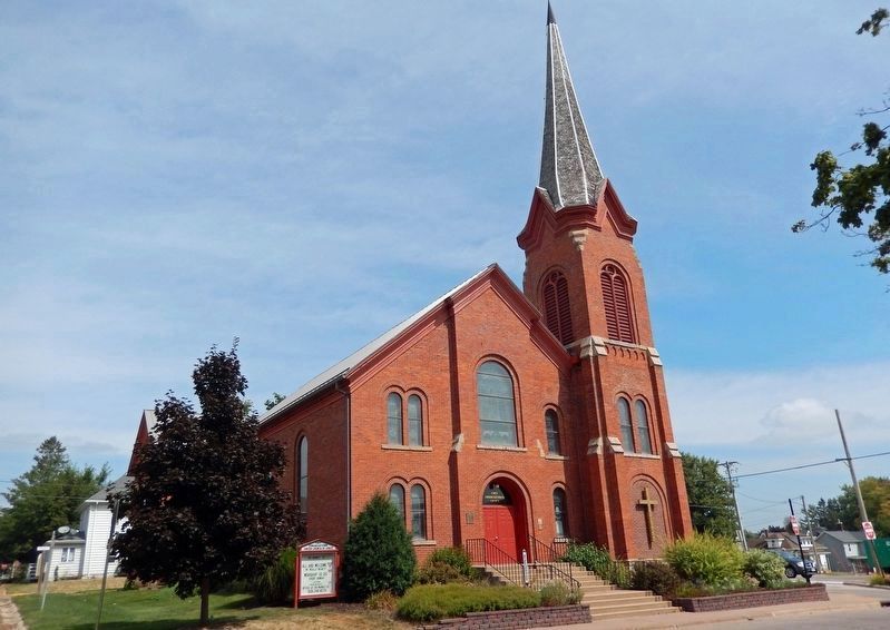 First Congregational Church (<i>southwest elevation</i>) image. Click for full size.