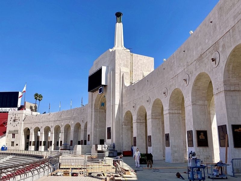 Los Angeles Memorial Coliseum Peristyle image. Click for full size.