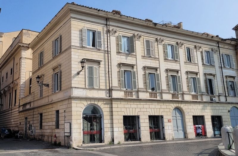 The Palazzo Valentini and Marker in between the twin churches image. Click for full size.