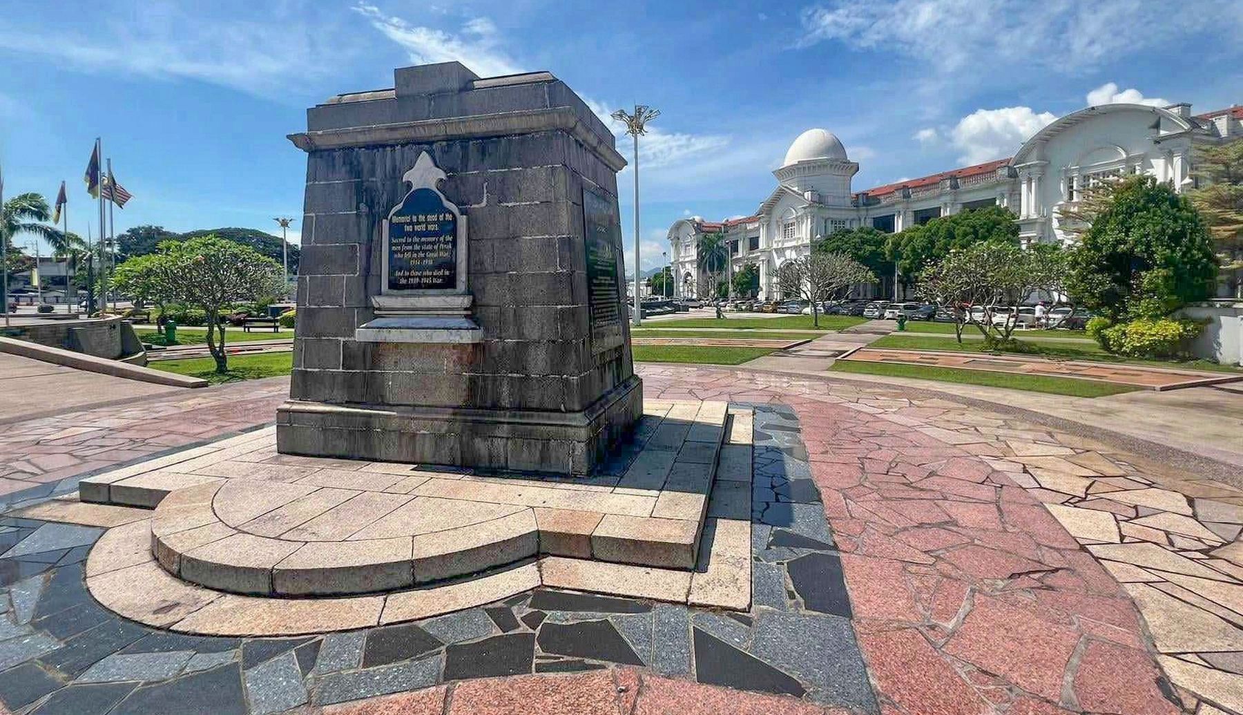 Ipoh War Memorial Monument. Click for full size. Ipoh War Memorial Monument image. Click for full size.
