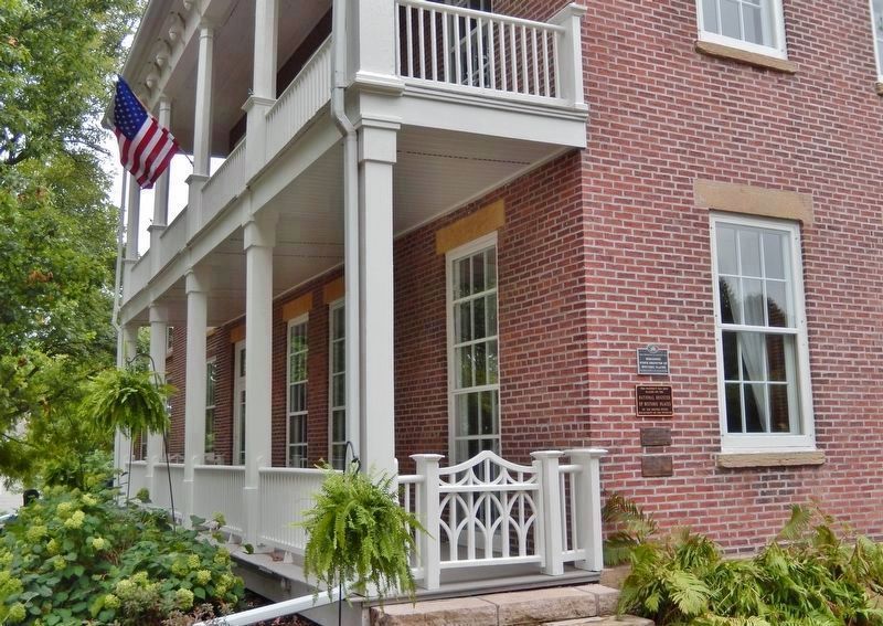 Major John Roundtree House Marker(s) image. Click for full size.