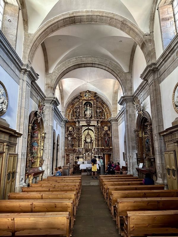 Igrexa de Santa Mar�a do Cami�o / Church of Santa Maria of the Way - interior image. Click for full size.