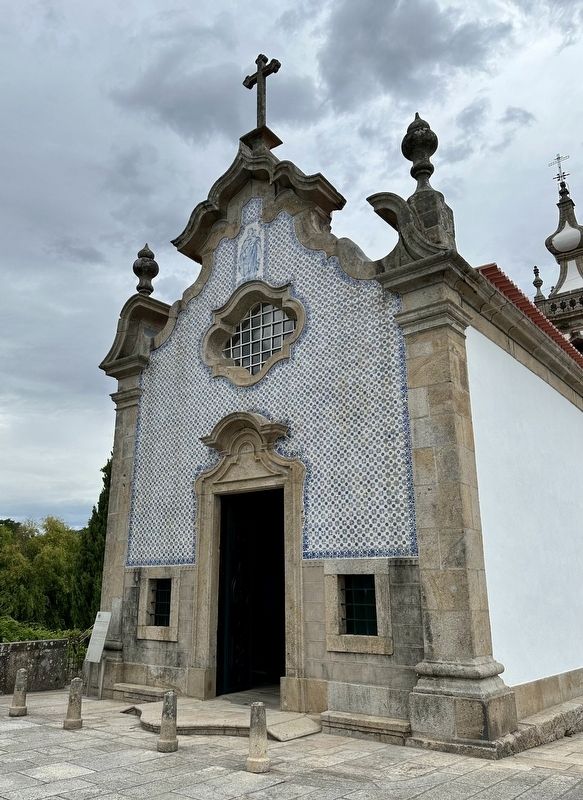 Igreja de San António da Torre Velha - church entrance, marker to the left. Click for full size. Igreja de San António da Torre Velha - church entrance, marker to the left image. Click for full size.