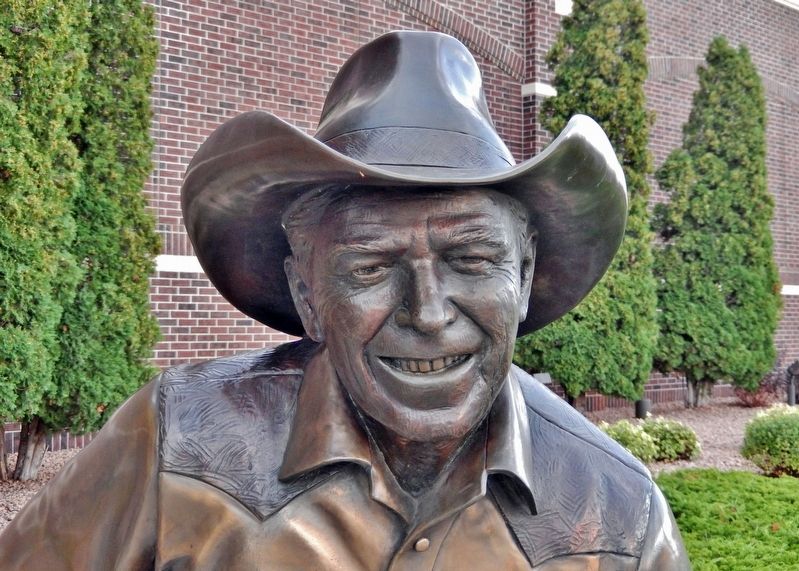 Ronald Reagan Sculpture image. Click for full size.