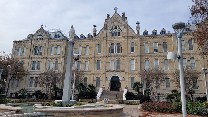 The St. Louis Hall and Marker image. Click for full size.