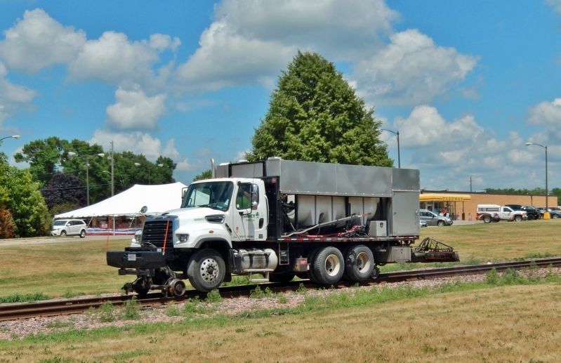 Railroad Maintenance Truck image. Click for full size.