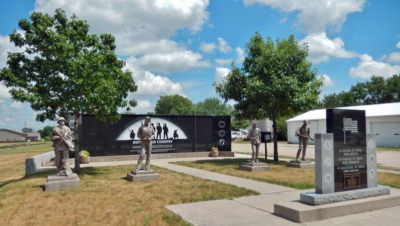 Palo Alto County Veterans Memorial<br>(<i>left/north perspective</i>) image. Click for full size.