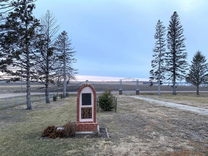 Lake Whitewood Veterans Memorial, from the east image. Click for full size.