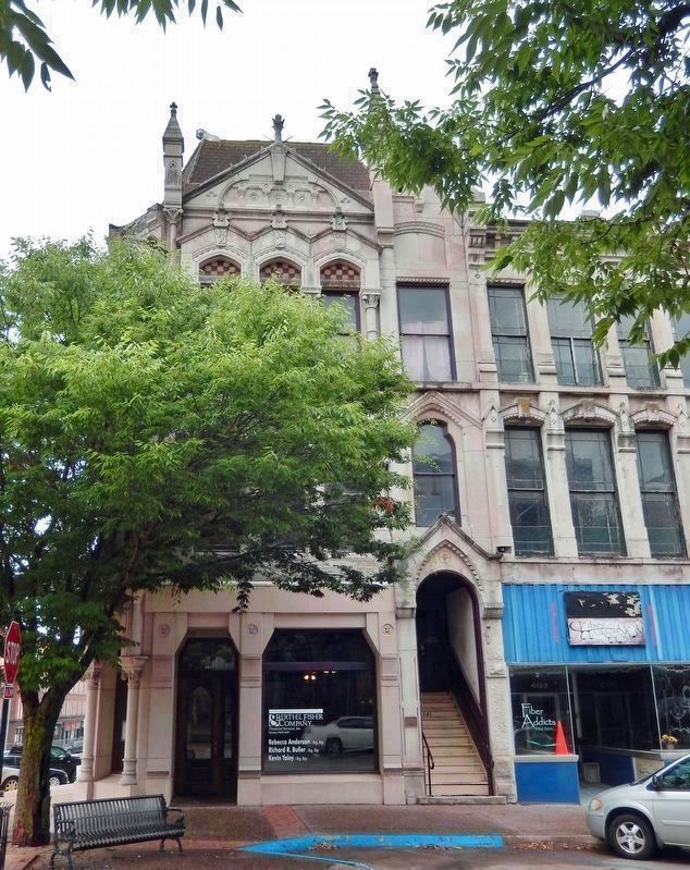 Hedge's Building (<i>northeast corner</i>) image. Click for full size.