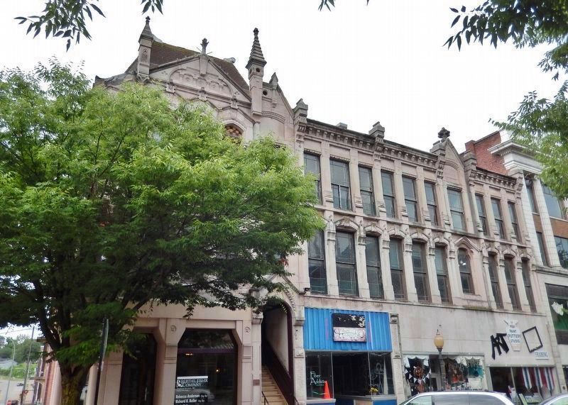 Hedge's Building (<i>Jefferson Street [front] fa�ade</i>) image. Click for full size.