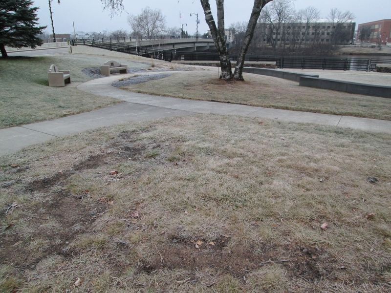 Ho-Chunk 32nd "Red Arrow" Division Veterans Memorial Missing. Click for full size. Ho-Chunk 32nd "Red Arrow" Division Veterans Memorial Missing image. Click for full size.