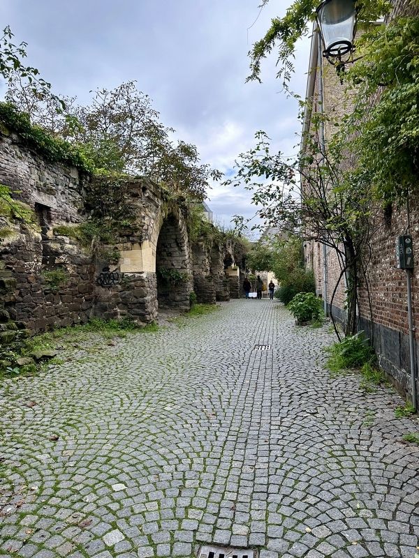 Stadsommuring / City Walls. Click for full size. Stadsommuring / City Walls image. Click for full size.