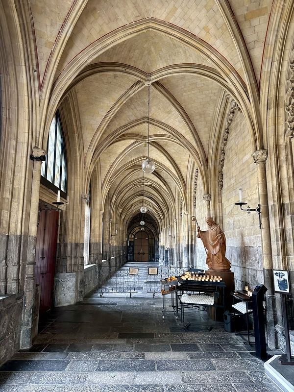 Basilica of Saint Servatius - interior (by the entrance to the treasury) image. Click for full size.