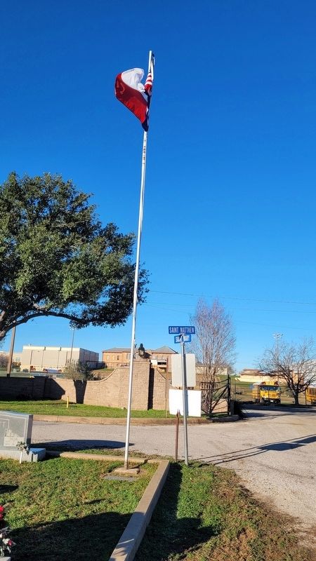 The view of the Llano Flagpole Memorial at the entrance to the Llano City Cemetery image. Click for full size.