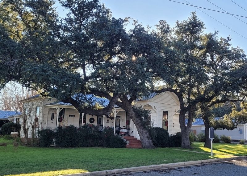 The view of the Richmond Alexander McInnis House from the street image. Click for full size.