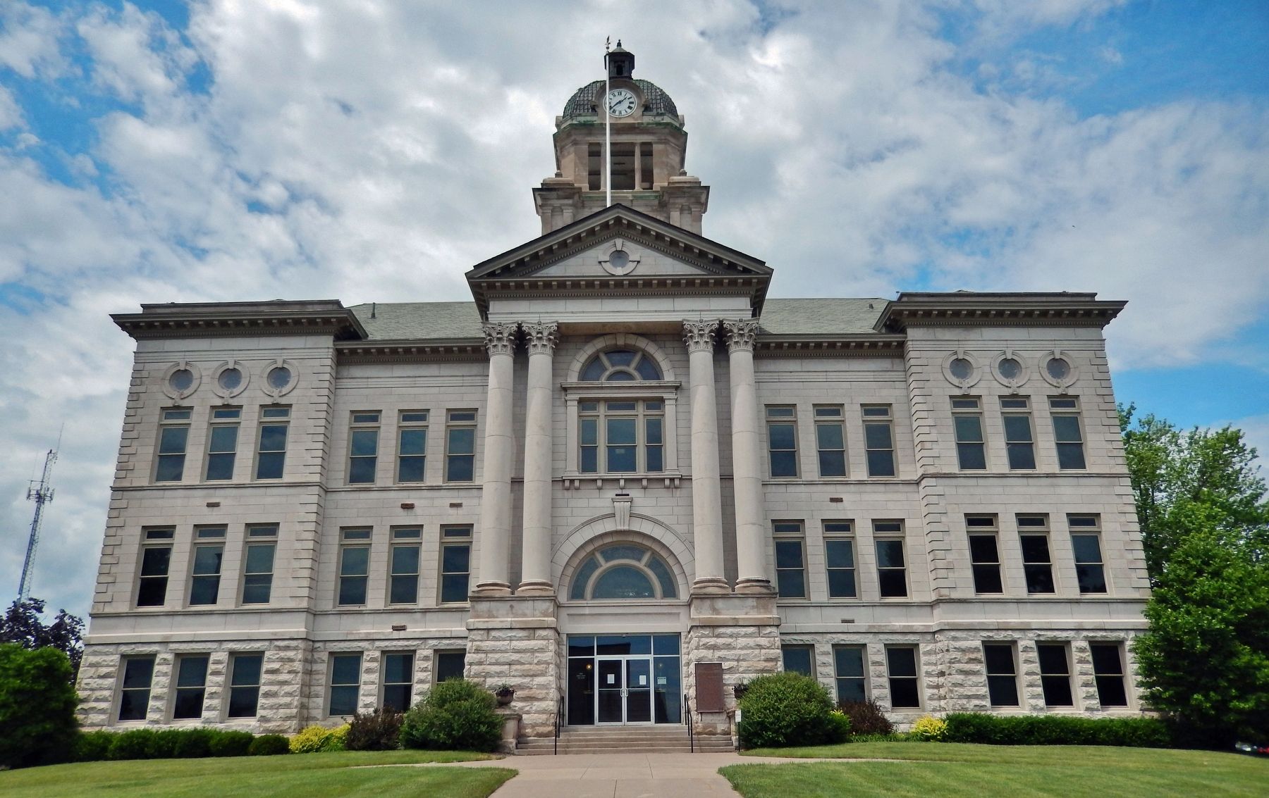 Muscatine County Courthouse (<i>south elevation</i>) image. Click for full size.