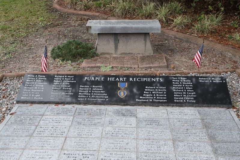 Old Homosassa Veterans Memorial image. Click for full size.