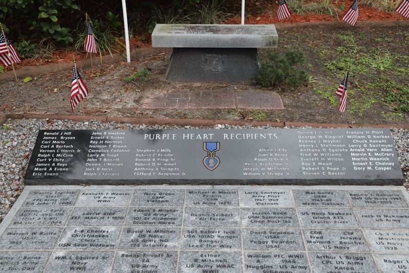 Old Homosassa Veterans Memorial image. Click for full size.