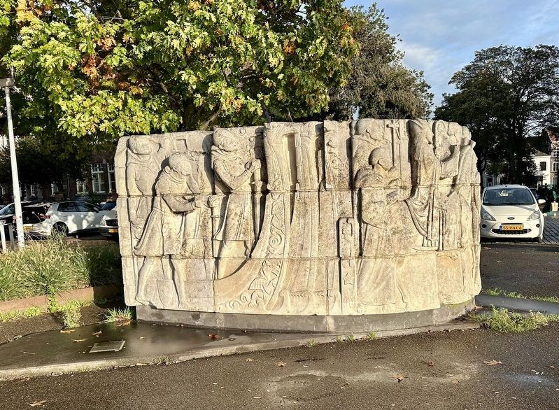 Wilhelmina Bridge Sculptures II Marker - wide view image. Click for full size.