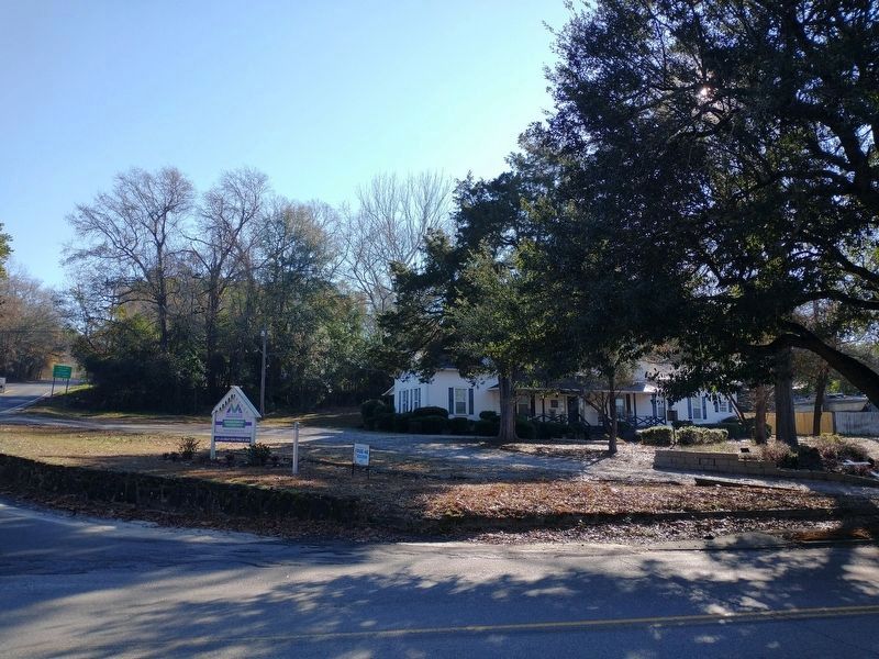 Post that held the missing Graniteville Academy Marker image. Click for full size.