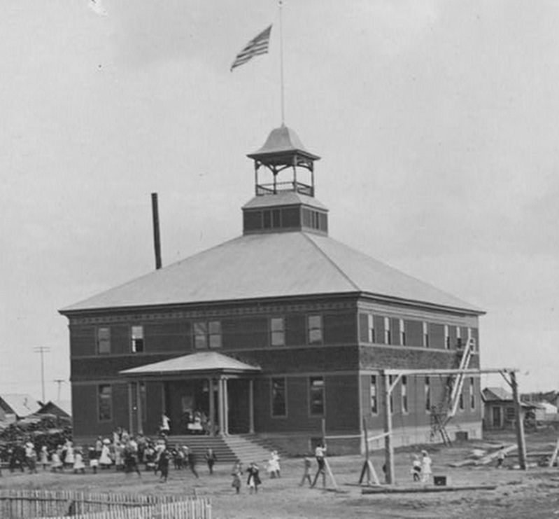 The Fairbanks Schoolhouse (Library of Congress) image. Click for full size.