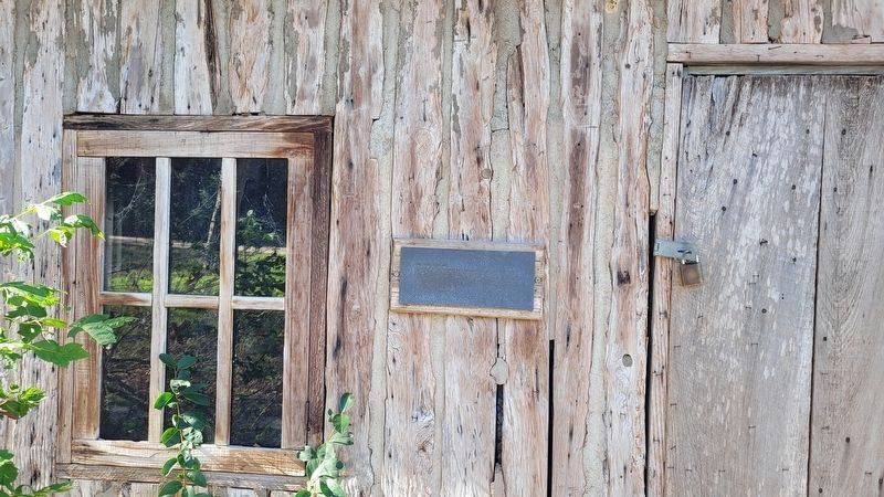 The Utility Log Cabin and Marker image. Click for full size.