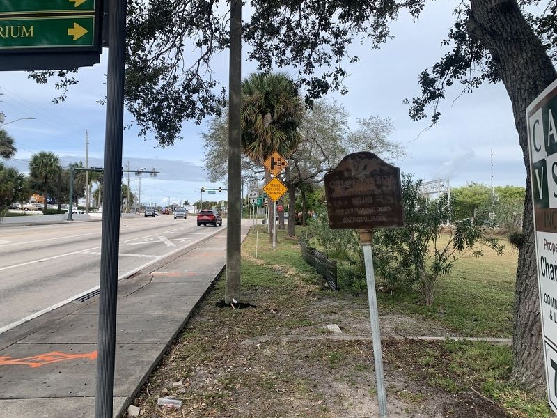 Original Site Marker looking north on US 1 image. Click for full size.