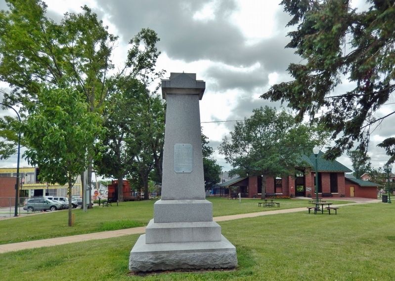 Marion Civil War Memorial image. Click for full size.