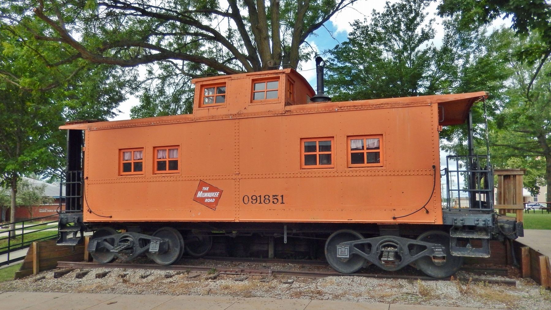 Milwaukee Road Caboose #091851 image. Click for full size.