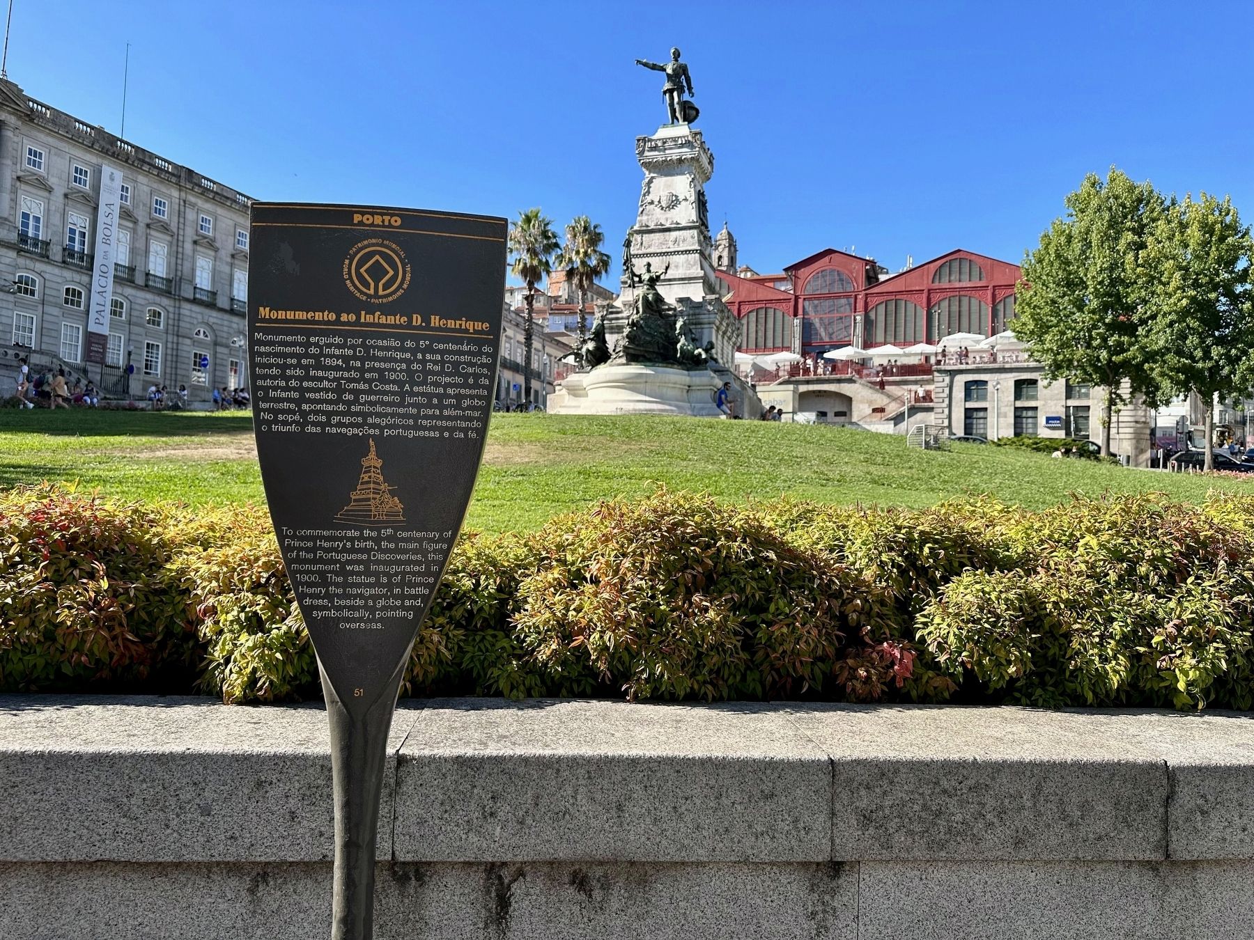 Monumento ao Infante D. Henrique / Monument to Prince Henry Marker - wide view image. Click for full size.