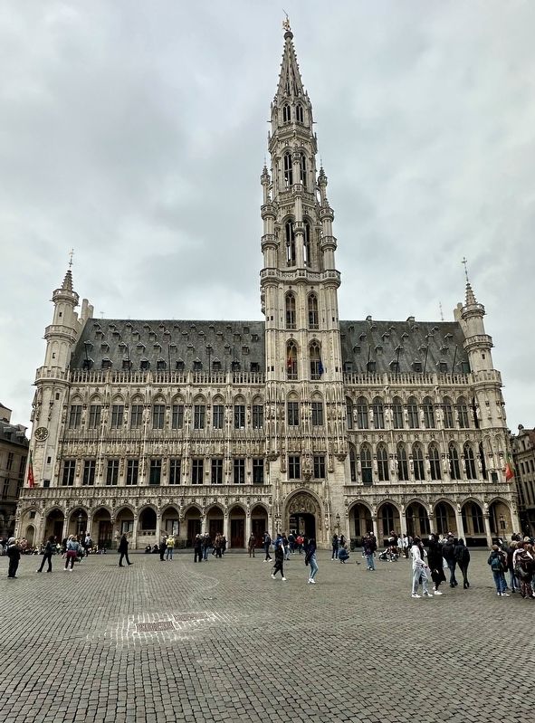 Htel de Ville de Bruxelles / Stadhuis van Brussel / The Brussels Town Hall image. Click for full size.