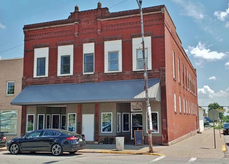 Eikenberry-Crozier Building image. Click for full size.