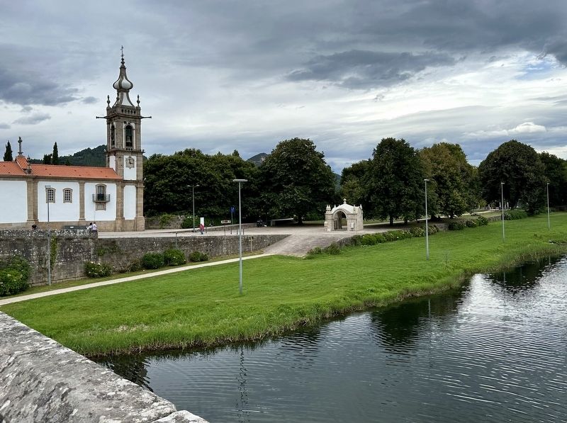 Capela do Anjo da Guarda / Chapel of the Guardian Angel, as seen from the bridge. Click for full size. Capela do Anjo da Guarda / Chapel of the Guardian Angel, as seen from the bridge image. Click for full size.