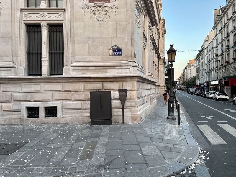Mairie du Xme Arrondissement / 10th Arrondissement Town Hall Marker - wide view image. Click for full size.