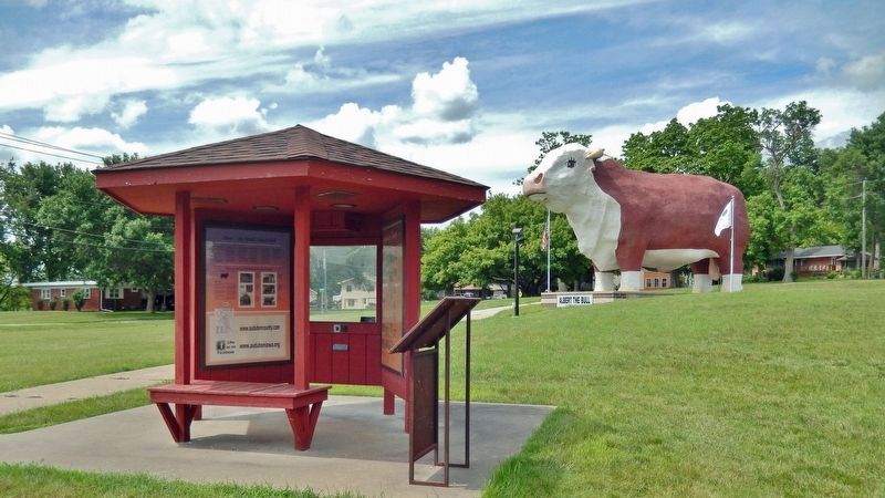 Albert  the World's Largest Bull  Interpretive Kiosk image, Touch for more information