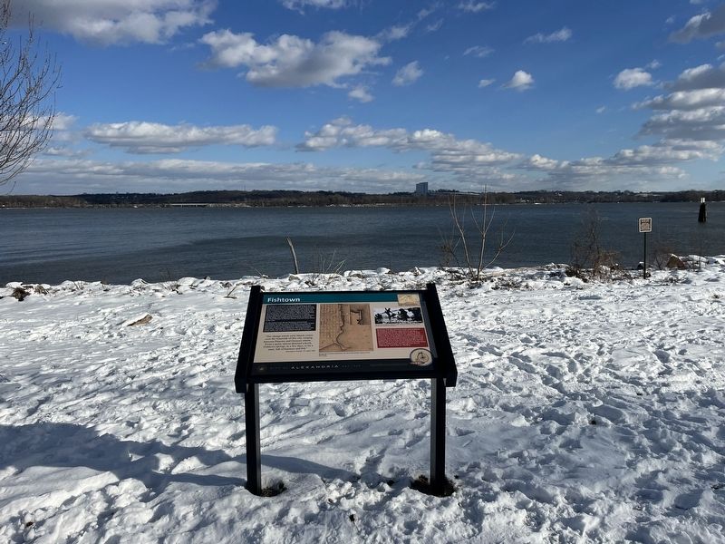 Fishtown marker with the Potomac River visible in the background image. Click for full size.