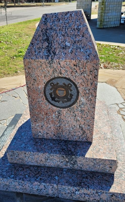 Veterans Memorial Monument image. Click for full size.