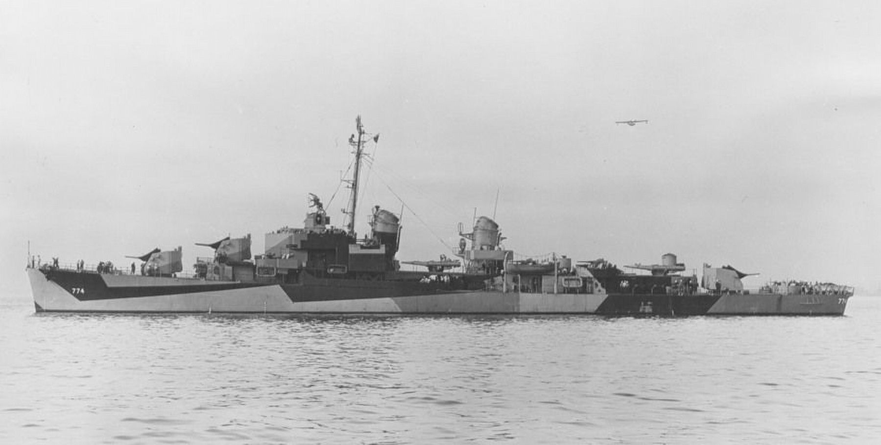 USS Hugh W. Hadley (DD774) image. Click for full size.