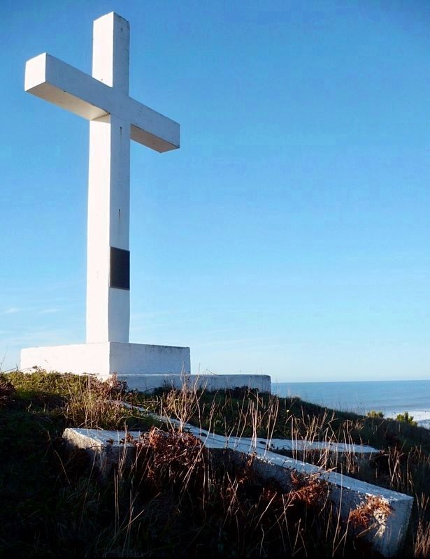 Centerville Beach Cross and Marker image. Click for full size.