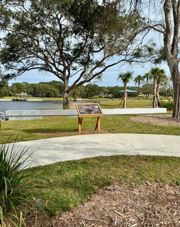 Intracoastal Waterway Marker image. Click for full size.