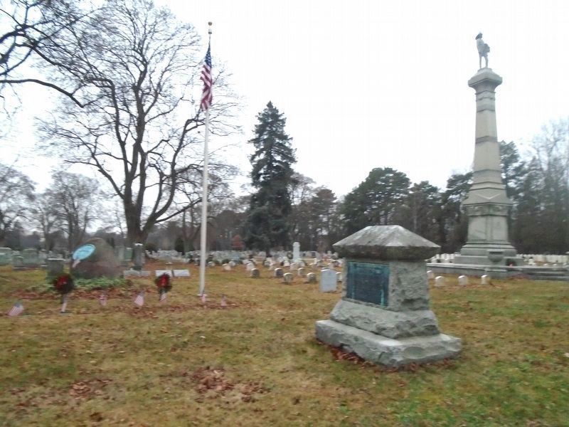 Steam Gauge and Lantern Company Fire Monument image. Click for full size.