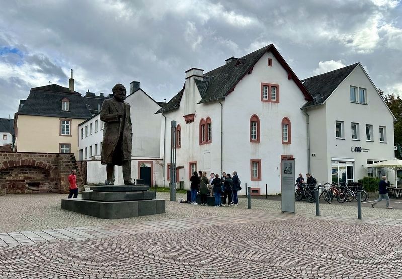 Karl Marx Statue (2018) and Marker image. Click for full size.