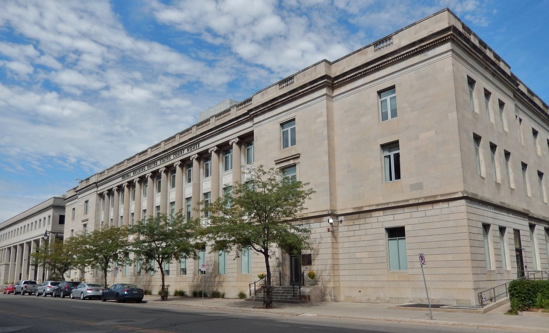 Federal Building and United States Courthouse (<i>southeast elevation</i>) image. Click for full size.